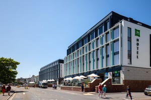 LR-KE-Mercure_Ibis-9 - LOW RES